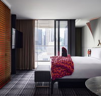 W Melbourne - New Castle Holiday