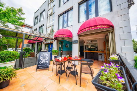 Comfort Hotel East Melbourne - New Castle Holiday 0