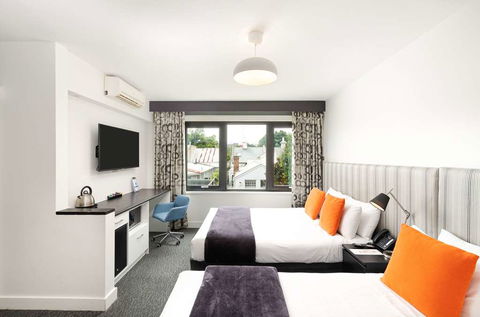 Comfort Hotel East Melbourne - New Castle Holiday 4