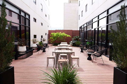 Essence Hotel Carlton - New Castle Holiday 1