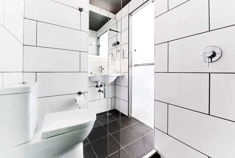 Essence Hotel Carlton - New Castle Holiday 7