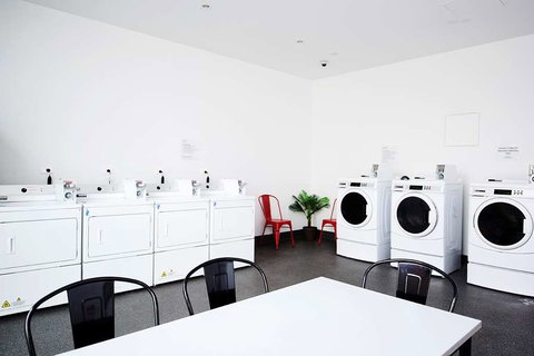 Essence Hotel Carlton - New Castle Holiday 9