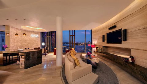 The Darling - New Castle Holiday 8