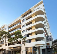 Meriton Suites Waterloo - New Castle Holiday
