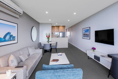Meriton Suites Waterloo - New Castle Holiday 5