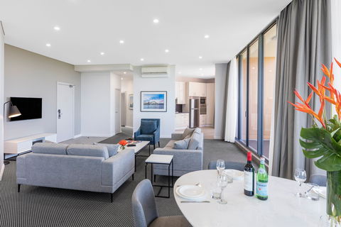 Meriton Suites Waterloo - New Castle Holiday 6