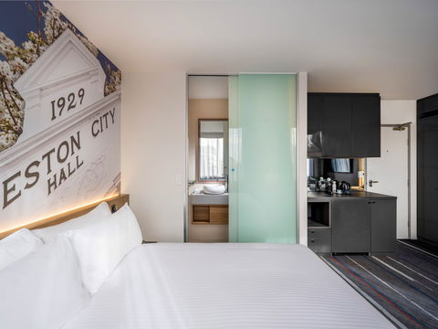 Novotel Melbourne Preston - New Castle Holiday 4
