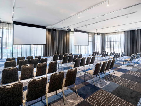 Novotel Melbourne Preston - New Castle Holiday 10