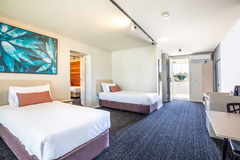 Nightcap at Gateway Hotel - New Castle Holiday 2