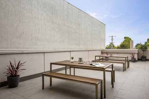 Quest Ivanhoe - New Castle Holiday 1