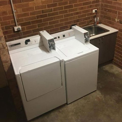 Across Country Motel & Svcd Apts - New Castle Holiday 2