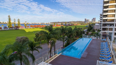 Crowne Plaza Perth - New Castle Holiday 0