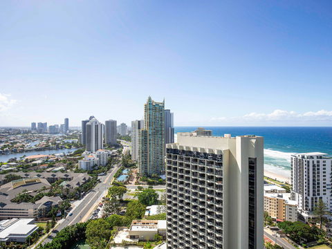 Mantra Crown Towers Surfers Paradise - New Castle Holiday 2