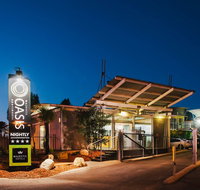 Majestic Oasis Apartments - New Castle Holiday