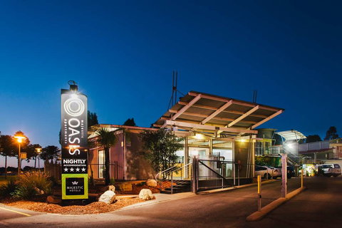 Majestic Oasis Apartments - New Castle Holiday 0