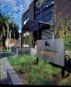 Albert Heights Service Apts - New Castle Holiday 1