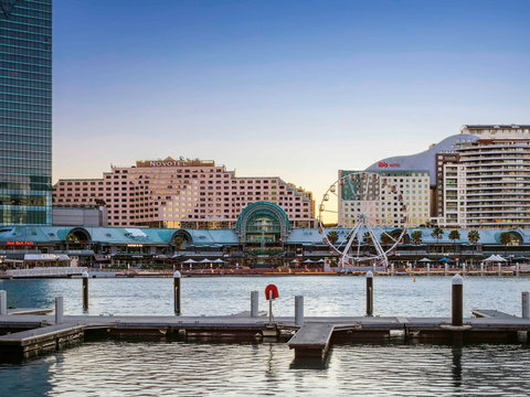 Novotel Sydney on Darling Harbour - New Castle Holiday 1