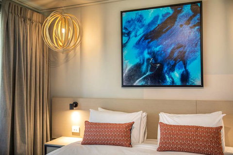 Nightcap at Gateway Hotel - New Castle Holiday 8