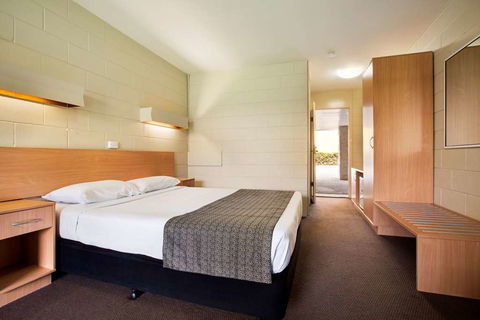 Dalrymple Motel - New Castle Holiday 4