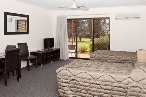 Comfort Inn & Suites Riverland - New Castle Holiday 3