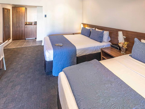 Ibis Styles Karratha - New Castle Holiday 7