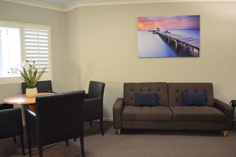 Ramada Hotel & Suites Sydney Cabramatta - New Castle Holiday 4