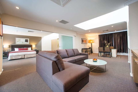 Ramada Hotel & Suites Sydney Cabramatta - New Castle Holiday 6