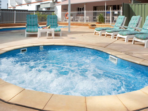 Novotel Darwin Atrium - New Castle Holiday 9