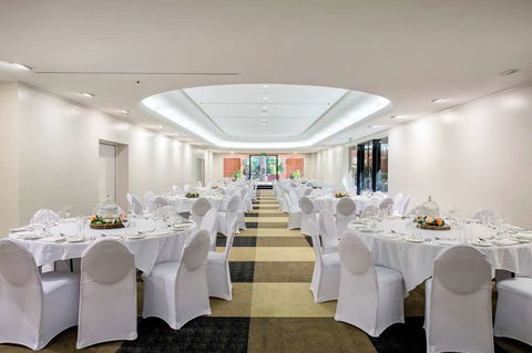 DoubleTree By Hilton Esplanade Darwin - New Castle Holiday 9