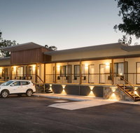 New Crossing Place Motel - New Castle Holiday