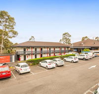 Nightcap at Shoppingtown Hotel - New Castle Holiday