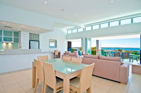 Akama Resort - New Castle Holiday 1