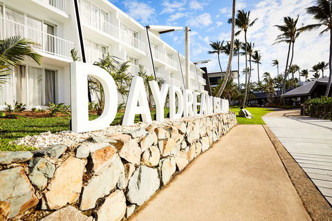 Daydream Island Resort - New Castle Holiday 0