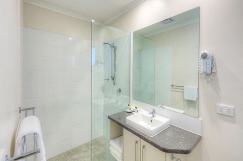 Roma Central Motel - New Castle Holiday 1