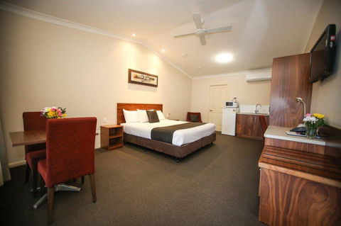 Roma Explorers Inn - New Castle Holiday 2