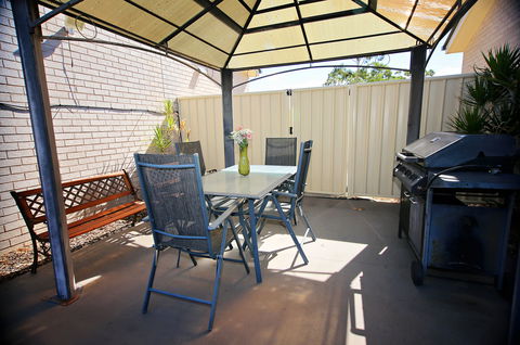 Roma Inland Motor Inn - New Castle Holiday 1