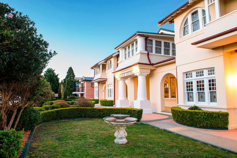 Palais Royale - New Castle Holiday 0