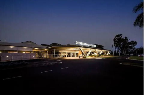 Alexandra Hills Hotel - New Castle Holiday 1