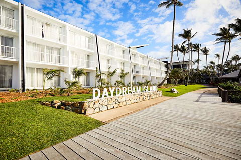 Daydream Island Resort - New Castle Holiday 1