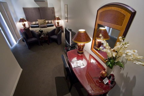 53 On Victoria - New Castle Holiday 2