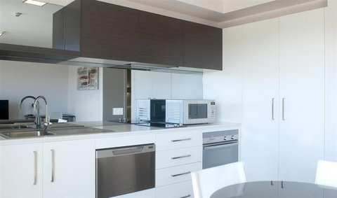 Abode Tuggeranong - New Castle Holiday 1