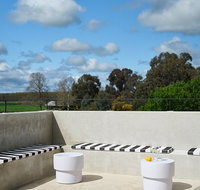 Lindenwarrah Hotel - New Castle Holiday