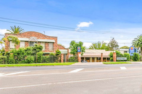 Comfort Inn Greenborough - New Castle Holiday 1