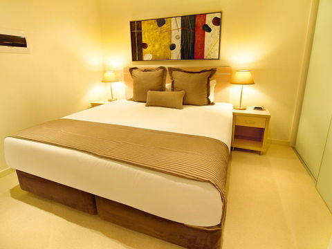 iStay Precinct - New Castle Holiday 1