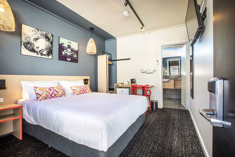 Monash Hotel - New Castle Holiday 1