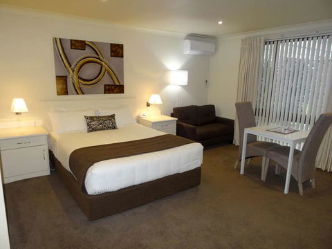 Zig Zag Motel - New Castle Holiday 2
