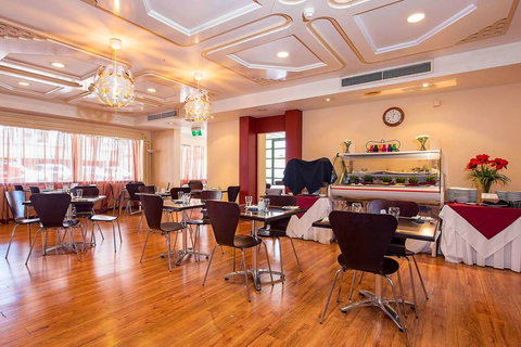 Quality Hotel Ambassador Perth - New Castle Holiday 10