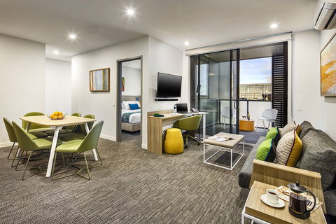 Quest Dandenong Central - New Castle Holiday 7