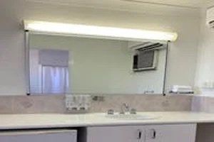 Outback Motel - New Castle Holiday 7