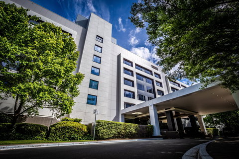 Crowne Plaza Canberra - New Castle Holiday 1